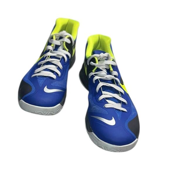 Athletic_Shoes
